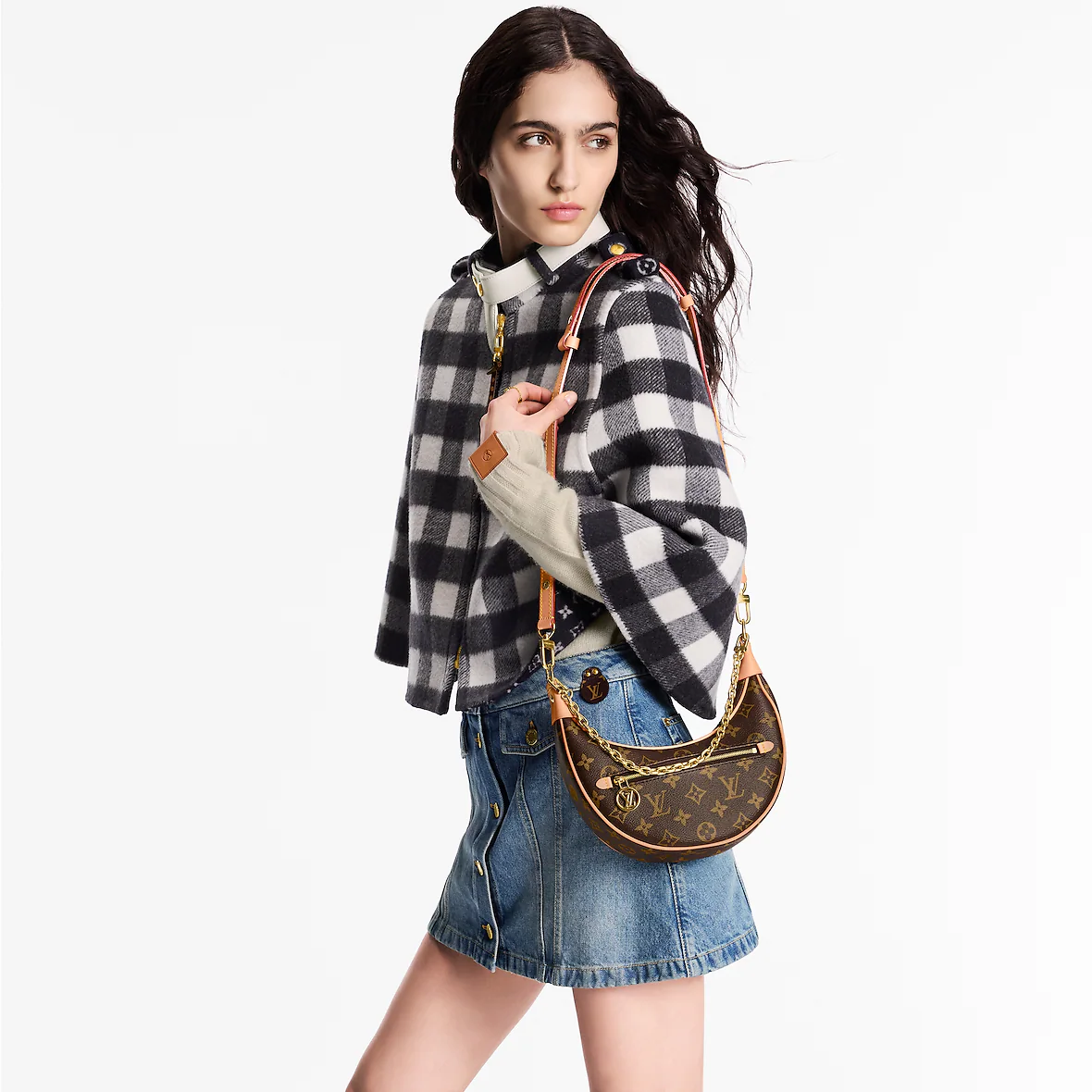Woman wearing Loop Bag